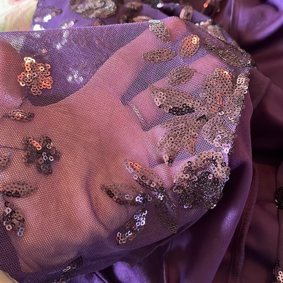 SPEECHLESS sz 3 Long Maxi Gown Spaghetti Strap Sequin Netting Monochrome $89 NEW - Picture 11 of 16